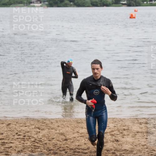 21.06.2025 - 27. Vierlanden-Triathlon MichiJ http://msf.ph/oto/8023049 15.06.2026 10:53:53 Schwimmen 650, 726, 757 meine-sportfotos.de