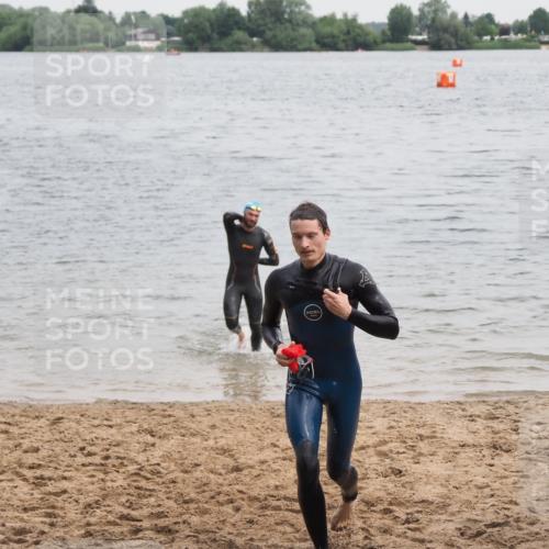 21.06.2025 - 27. Vierlanden-Triathlon MichiJ http://msf.ph/oto/8023065 15.06.2026 10:53:54 Schwimmen 650, 726, 757 meine-sportfotos.de