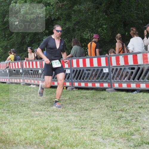 21.06.2025 - 27. Vierlanden-Triathlon KatJ http://msf.ph/oto/8023088 15.06.2025 13:22:57 Ziel 794, 841 meine-sportfotos.de