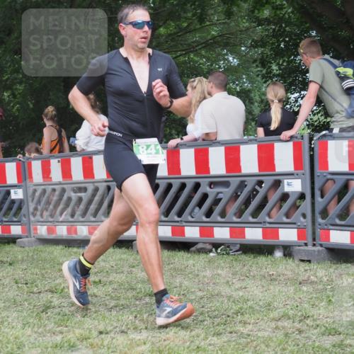 21.06.2025 - 27. Vierlanden-Triathlon KatJ http://msf.ph/oto/8023115 15.06.2025 13:22:58 Ziel 794, 841 meine-sportfotos.de