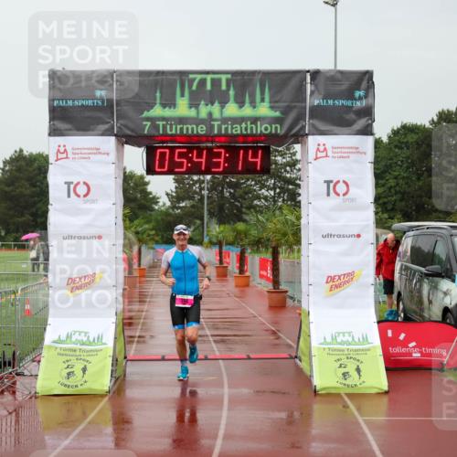 15.06.2025 - 7 Türme Triathlon Michael Strokosch http://msf.ph/oto/8023121 15.06.2025 15:43:14 Ziel  meine-sportfotos.de