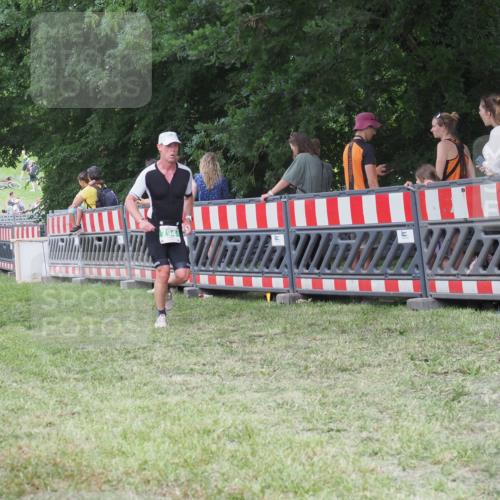 21.06.2025 - 27. Vierlanden-Triathlon KatJ http://msf.ph/oto/8023131 15.06.2025 13:23:04 Ziel 738, 794 meine-sportfotos.de