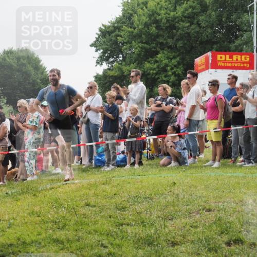 15.06.2025 - 27. Vierlanden-Triathlon KatJ http://msf.ph/oto/8023134 15.06.2025 10:55:59 Schwimmen 683 meine-sportfotos.de