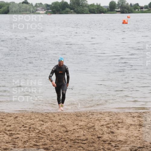 21.06.2025 - 27. Vierlanden-Triathlon MichiJ http://msf.ph/oto/8023161 15.06.2026 10:53:55 Schwimmen 650, 726, 757 meine-sportfotos.de