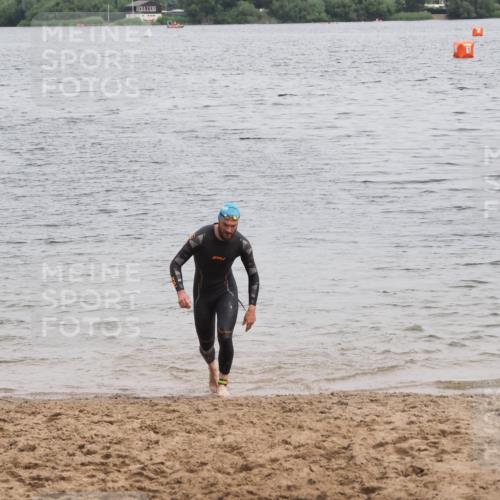 21.06.2025 - 27. Vierlanden-Triathlon MichiJ http://msf.ph/oto/8023169 15.06.2026 10:53:56 Schwimmen 650, 726, 757 meine-sportfotos.de