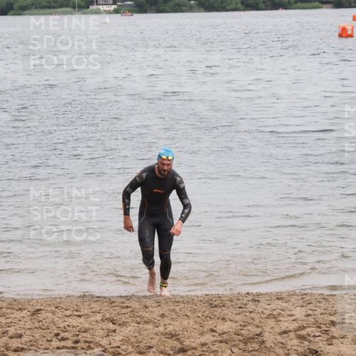 21.06.2025 - 27. Vierlanden-Triathlon MichiJ http://msf.ph/oto/8023177 15.06.2026 10:53:56 Schwimmen 650, 726, 757 meine-sportfotos.de
