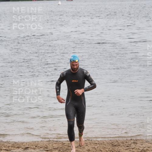 21.06.2025 - 27. Vierlanden-Triathlon MichiJ http://msf.ph/oto/8023204 15.06.2026 10:53:57 Schwimmen 650, 726, 757 meine-sportfotos.de