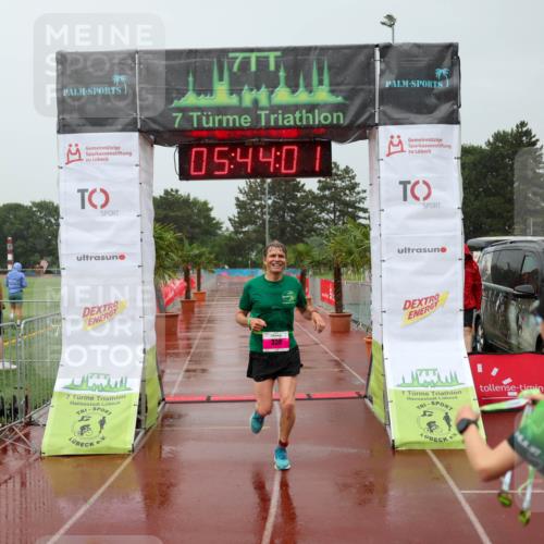 15.06.2025 - 7 Türme Triathlon Michael Strokosch http://msf.ph/oto/8023224 15.06.2025 15:44:01 Ziel 336 meine-sportfotos.de