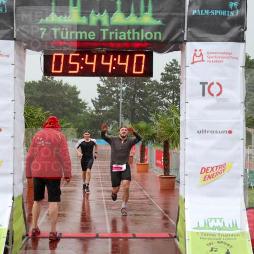 15.06.2025 - 7 Türme Triathlon Michael Strokosch http://msf.ph/oto/8023301 15.06.2025 15:44:40 Ziel 274, 296 meine-sportfotos.de