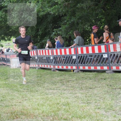 21.06.2025 - 27. Vierlanden-Triathlon KatJ http://msf.ph/oto/8023319 15.06.2025 13:23:16 Ziel 102, 160, 714, 738 meine-sportfotos.de