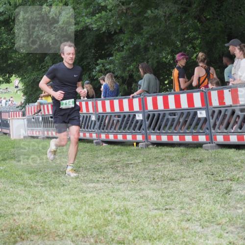 21.06.2025 - 27. Vierlanden-Triathlon KatJ http://msf.ph/oto/8023337 15.06.2025 13:23:17 Ziel 102, 160, 235, 714 meine-sportfotos.de