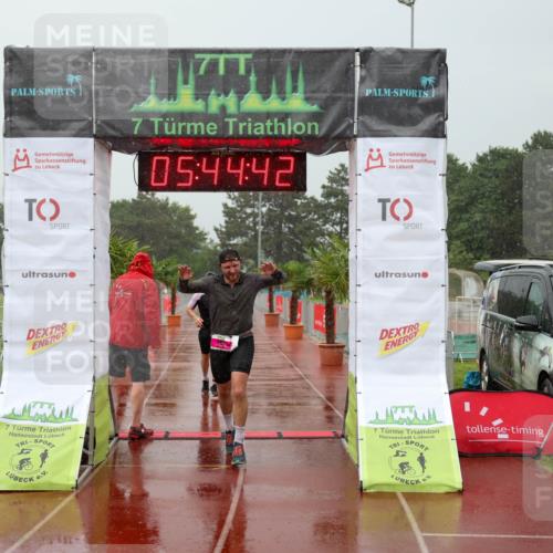 15.06.2025 - 7 Türme Triathlon Michael Strokosch http://msf.ph/oto/8023348 15.06.2025 15:44:41 Ziel 274, 296 meine-sportfotos.de