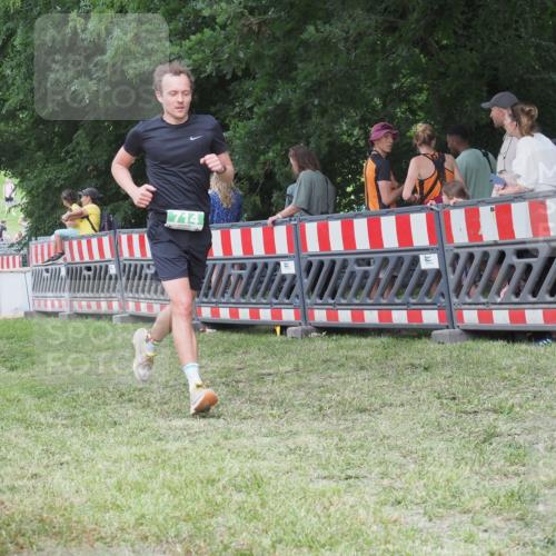 21.06.2025 - 27. Vierlanden-Triathlon KatJ http://msf.ph/oto/8023351 15.06.2025 13:23:17 Ziel 102, 160, 235, 714 meine-sportfotos.de