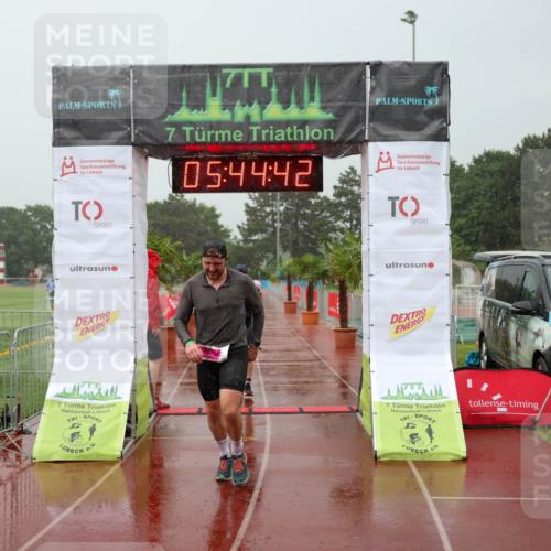 15.06.2025 - 7 Türme Triathlon Michael Strokosch http://msf.ph/oto/8023373 15.06.2025 15:44:42 Ziel 274, 296 meine-sportfotos.de