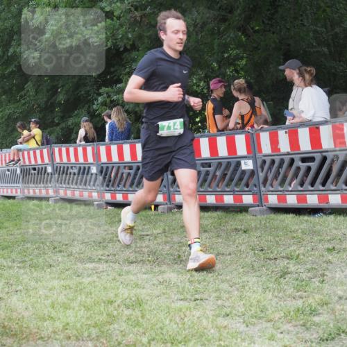 21.06.2025 - 27. Vierlanden-Triathlon KatJ http://msf.ph/oto/8023375 15.06.2025 13:23:17 Ziel 102, 160, 235, 714 meine-sportfotos.de