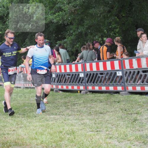 21.06.2025 - 27. Vierlanden-Triathlon KatJ http://msf.ph/oto/8023411 15.06.2025 13:23:25 Ziel 102, 235 meine-sportfotos.de