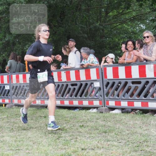 21.06.2025 - 27. Vierlanden-Triathlon KatJ http://msf.ph/oto/8023506 15.06.2025 13:24:30 Ziel 636, 747, 846 meine-sportfotos.de