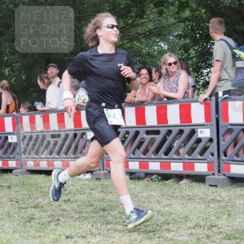 21.06.2025 - 27. Vierlanden-Triathlon KatJ http://msf.ph/oto/8023531 15.06.2025 13:24:31 Ziel 636, 747, 846 meine-sportfotos.de