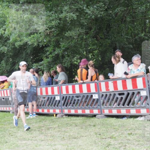 21.06.2025 - 27. Vierlanden-Triathlon KatJ http://msf.ph/oto/8023539 15.06.2025 13:24:33 Ziel 636, 846 meine-sportfotos.de