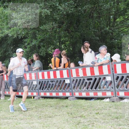 21.06.2025 - 27. Vierlanden-Triathlon KatJ http://msf.ph/oto/8023557 15.06.2025 13:24:34 Ziel 636, 846 meine-sportfotos.de