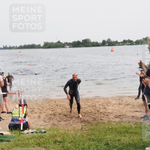 21.06.2025 - 27. Vierlanden-Triathlon MichiJ http://msf.ph/oto/8023567 15.06.2026 10:54:40 Schwimmen 695, 713, 715, 749 meine-sportfotos.de