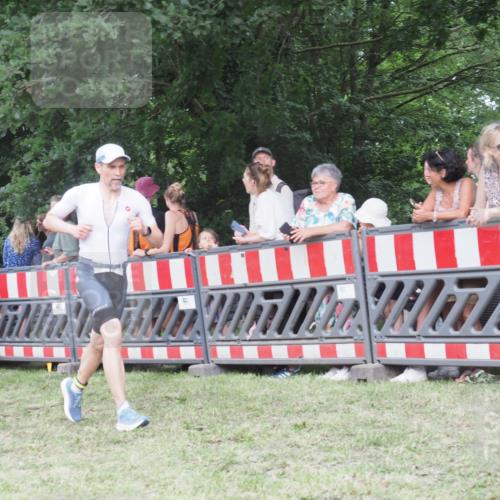 21.06.2025 - 27. Vierlanden-Triathlon KatJ http://msf.ph/oto/8023581 15.06.2025 13:24:34 Ziel 636, 846 meine-sportfotos.de