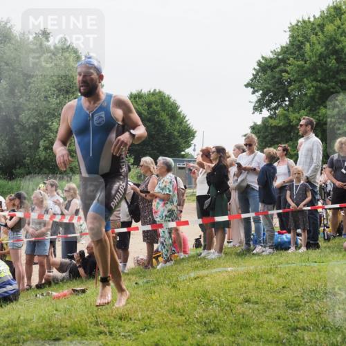 15.06.2025 - 27. Vierlanden-Triathlon KatJ http://msf.ph/oto/8023588 15.06.2025 10:56:44 Schwimmen 685, 691, 764 meine-sportfotos.de