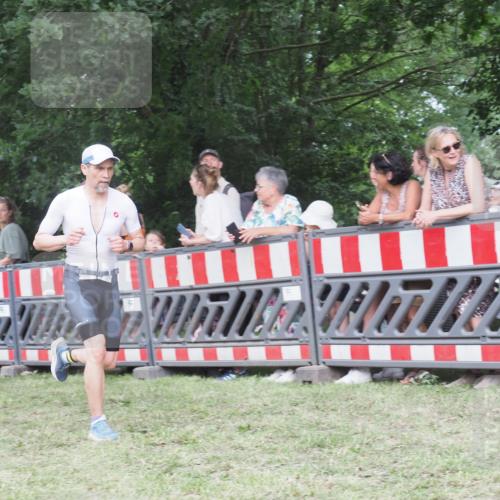21.06.2025 - 27. Vierlanden-Triathlon KatJ http://msf.ph/oto/8023589 15.06.2025 13:24:34 Ziel 636, 846 meine-sportfotos.de
