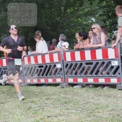 21.06.2025 - 27. Vierlanden-Triathlon KatJ http://msf.ph/oto/8023655 15.06.2025 13:24:38 Ziel 636, 953 meine-sportfotos.de