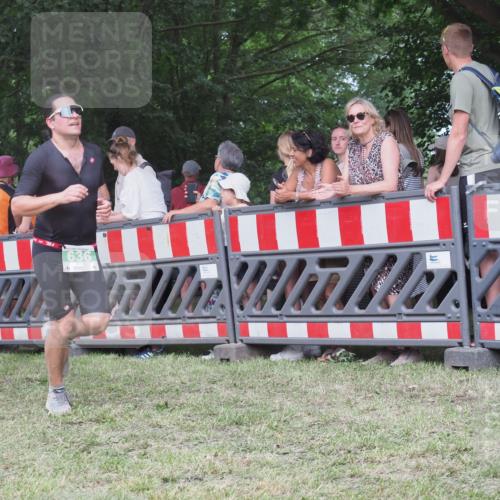 21.06.2025 - 27. Vierlanden-Triathlon KatJ http://msf.ph/oto/8023659 15.06.2025 13:24:38 Ziel 636, 953 meine-sportfotos.de