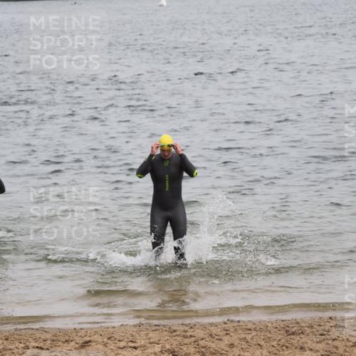 21.06.2025 - 27. Vierlanden-Triathlon MichiJ http://msf.ph/oto/8023671 15.06.2026 10:54:51 Schwimmen 677, 713, 761 meine-sportfotos.de