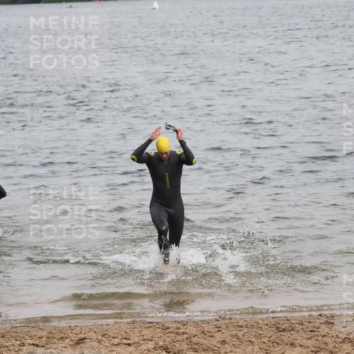 21.06.2025 - 27. Vierlanden-Triathlon MichiJ http://msf.ph/oto/8023688 15.06.2026 10:54:51 Schwimmen 677, 713, 761 meine-sportfotos.de