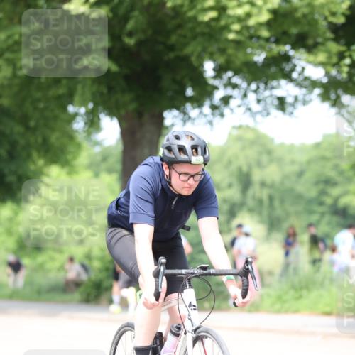 15.06.2025 - 7 Türme Triathlon Yannick Fuchs http://msf.ph/oto/8023699 15.06.2025 13:36:22 Radfahren 503 meine-sportfotos.de