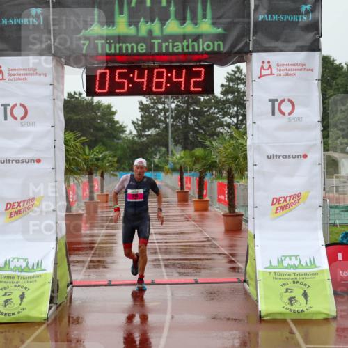 15.06.2025 - 7 Türme Triathlon Michael Strokosch http://msf.ph/oto/8023707 15.06.2025 15:48:42 Ziel 216 meine-sportfotos.de