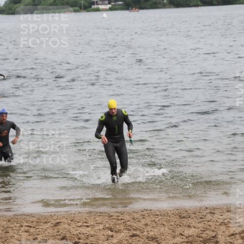 21.06.2025 - 27. Vierlanden-Triathlon MichiJ http://msf.ph/oto/8023710 15.06.2026 10:54:52 Schwimmen 677, 713, 744, 761 meine-sportfotos.de