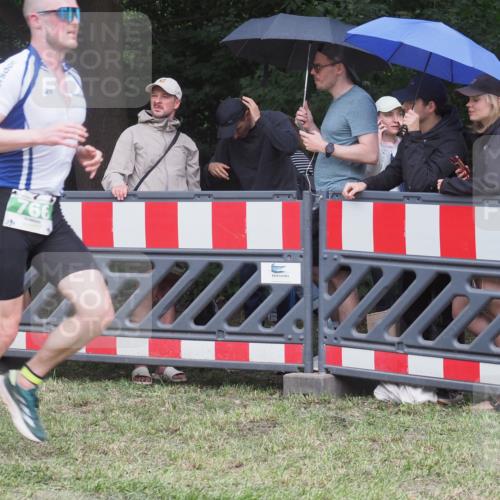 21.06.2025 - 27. Vierlanden-Triathlon KatJ http://msf.ph/oto/8023732 15.06.2025 13:25:04 Ziel 766 meine-sportfotos.de