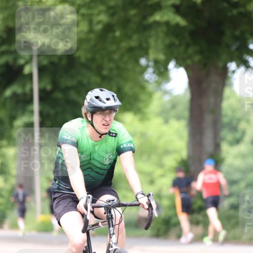 15.06.2025 - 7 Türme Triathlon Yannick Fuchs http://msf.ph/oto/8023734 15.06.2025 13:36:26 Radfahren 264, 424, 503 meine-sportfotos.de