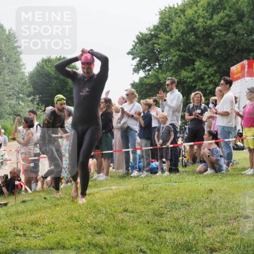 15.06.2025 - 27. Vierlanden-Triathlon KatJ http://msf.ph/oto/8023739 15.06.2025 10:56:53 Schwimmen 642, 651, 688, 691, 755 meine-sportfotos.de