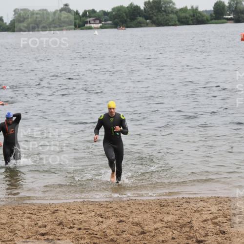 21.06.2025 - 27. Vierlanden-Triathlon MichiJ http://msf.ph/oto/8023755 15.06.2026 10:54:52 Schwimmen 677, 713, 744, 761 meine-sportfotos.de