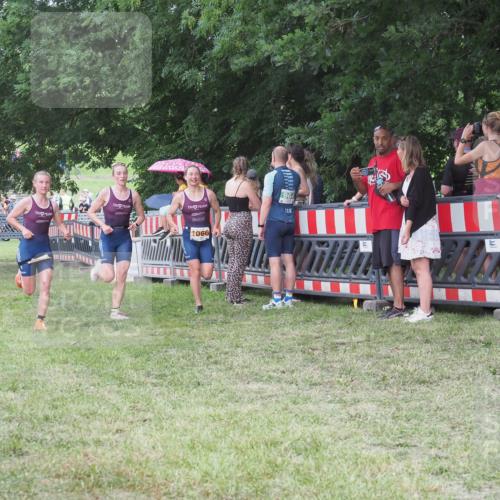 21.06.2025 - 27. Vierlanden-Triathlon KatJ http://msf.ph/oto/8023760 15.06.2025 13:25:15 Ziel 658, 1065, 1066, 1067 meine-sportfotos.de
