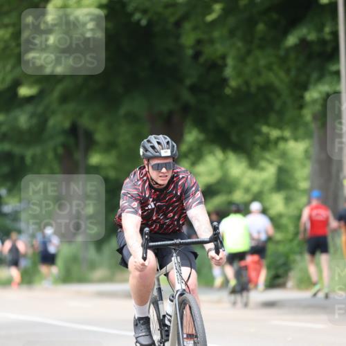 15.06.2025 - 7 Türme Triathlon Yannick Fuchs http://msf.ph/oto/8023770 15.06.2025 13:36:31 Radfahren 264, 424, 826 meine-sportfotos.de
