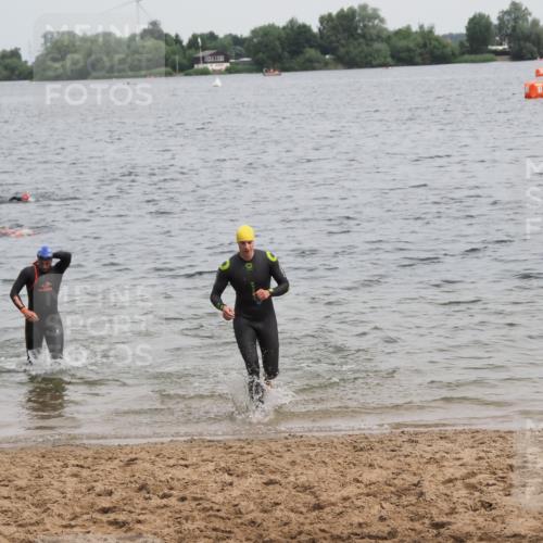 21.06.2025 - 27. Vierlanden-Triathlon MichiJ http://msf.ph/oto/8023771 15.06.2026 10:54:53 Schwimmen 677, 744, 761 meine-sportfotos.de