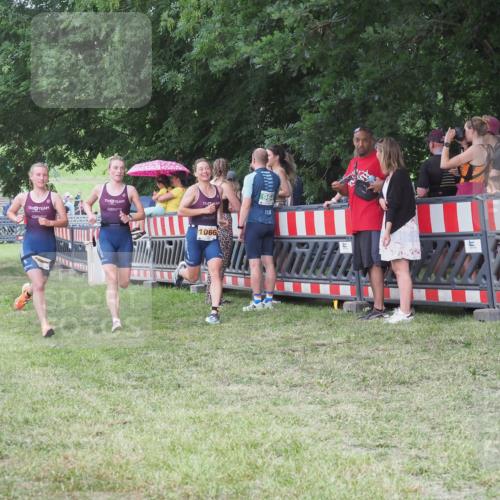 21.06.2025 - 27. Vierlanden-Triathlon KatJ http://msf.ph/oto/8023778 15.06.2025 13:25:15 Ziel 658, 1065, 1066, 1067 meine-sportfotos.de