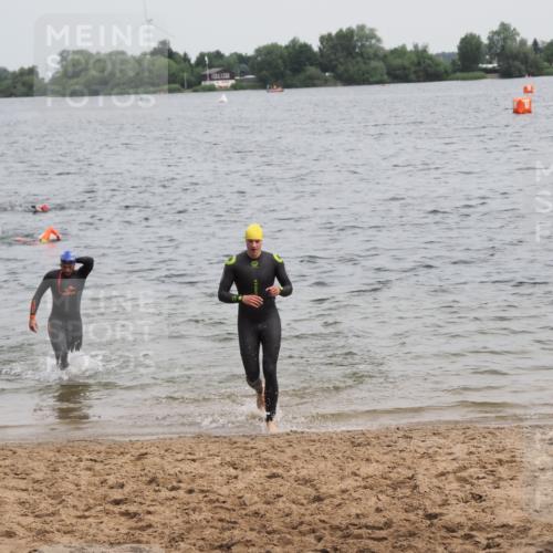 21.06.2025 - 27. Vierlanden-Triathlon MichiJ http://msf.ph/oto/8023780 15.06.2026 10:54:53 Schwimmen 677, 744, 761 meine-sportfotos.de