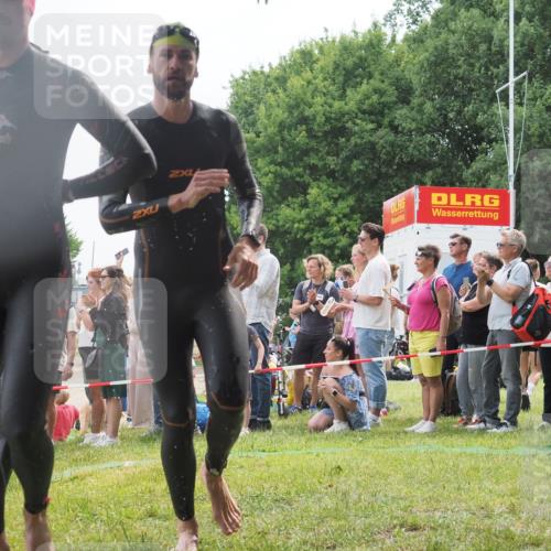 15.06.2025 - 27. Vierlanden-Triathlon KatJ http://msf.ph/oto/8023783 15.06.2025 10:56:55 Schwimmen 642, 651, 688, 691, 755 meine-sportfotos.de