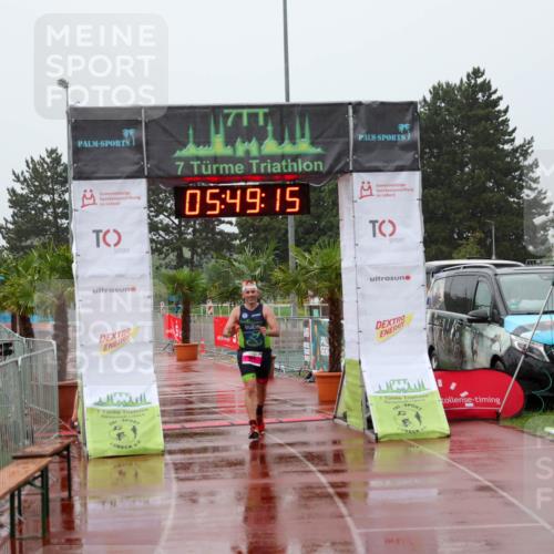 15.06.2025 - 7 Türme Triathlon Michael Strokosch http://msf.ph/oto/8023800 15.06.2025 15:49:15 Ziel  meine-sportfotos.de