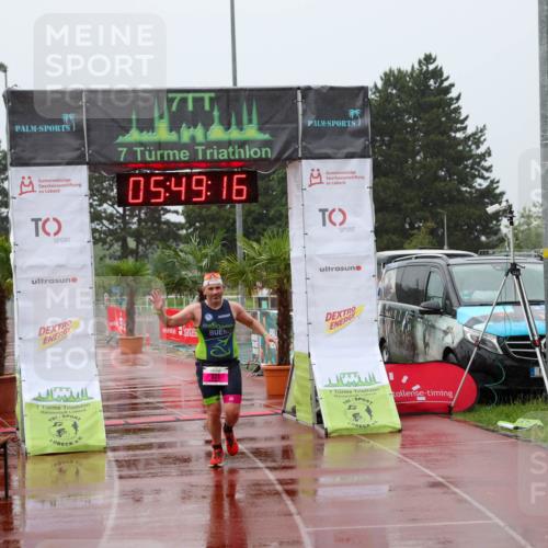 15.06.2025 - 7 Türme Triathlon Michael Strokosch http://msf.ph/oto/8023825 15.06.2025 15:49:16 Ziel  meine-sportfotos.de