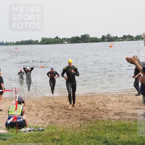 21.06.2025 - 27. Vierlanden-Triathlon MichiJ http://msf.ph/oto/8023847 15.06.2026 10:54:55 Schwimmen 677, 735, 744, 761 meine-sportfotos.de