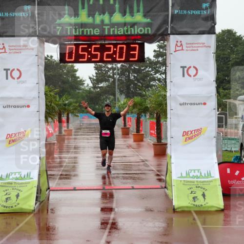 15.06.2025 - 7 Türme Triathlon Michael Strokosch http://msf.ph/oto/8023890 15.06.2025 15:52:03 Ziel 338 meine-sportfotos.de