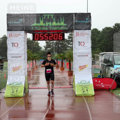 15.06.2025 - 7 Türme Triathlon Michael Strokosch http://msf.ph/oto/8023959 15.06.2025 15:52:05 Ziel 338 meine-sportfotos.de